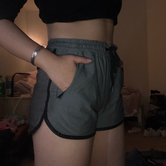 Lululemon grey shorts - Picture 3 of 5